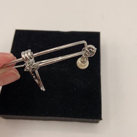 Udobuy Mother-in-Law Silver Charm Bracelet with Faux Pearl New with Box! - Picture 3 of 5